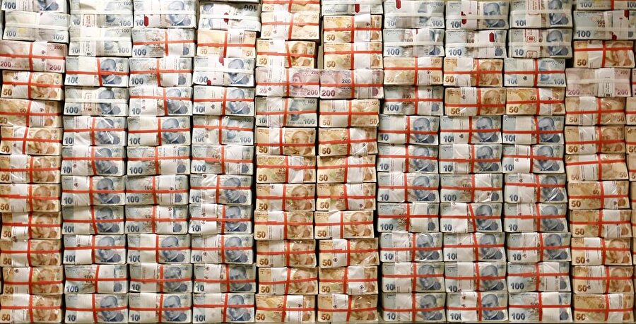 Türkiye'nin yurt dışı varlıkları 226,5 milyar dolar oldu
Türkiye
Cumhuriyet Merkez Bankası (TCMB) tarafından ağustos sonuna ilişkin Uluslararası
Yatırım Pozisyonu (UYP) verileri açıklandı. Buna göre, ağustos ayında 2016
sonuna kıyasla Türkiye'nin yurt dışı varlıkları yüzde 5,1 artarak 226,5 milyar
dolar, yükümlülükleri de yüzde 19,1 artışla 688,8 milyar dolar olarak
gerçekleşti.