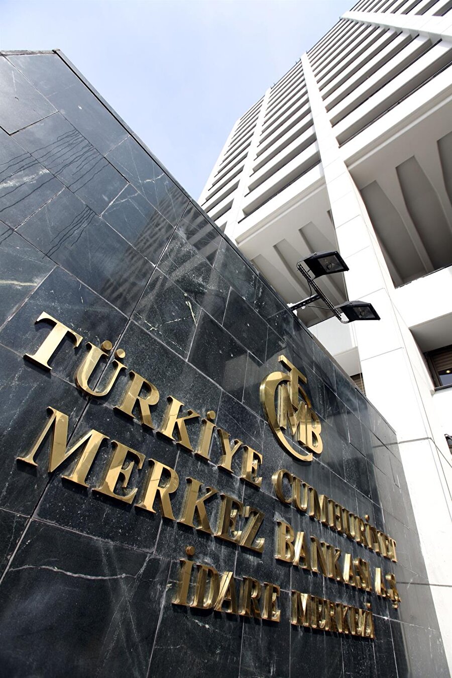 Türkiye’nin uluslararası yatırım pozisyonu belli olacak

                                    
                                    
                                    Türkiye Cumhuriyet Merkez Bankası, ağustos ayı uluslararası yatırım pozisyonunu açıklayacak. Uluslararası Yatırım Pozisyonu (UYP) verilerine göre, 2017 Temmuz sonu itibarıyla, Türkiye’nin yurtdışı varlıkları, 2016 yıl sonuna göre yüzde 2,6 oranında artışla 221 milyar dolar, yükümlülükleri ise yüzde 16,1 oranında artışla 670,9 milyar dolar olarak gerçekleşti.
                                
                                
                                