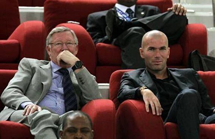 Rıdvan Dilmen’in bu benzetmesi, Sir Alex Ferguson’ın Zidane için sarfettiği o tarihi sözü anımsattı: Bana 10 tane odun ve bir de Zidane'ı verin. Size Şampiyonlar Ligi Kupası'nı getireyim
