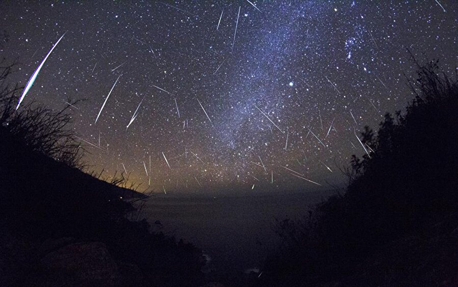 Yarın gece gerçekleşecek "Orionid meteor yağmuru" hakkında bilinmesi gerekenler

                                    21 Ekim ve 22 Ekim tarihleri arasında Türkiye’den de görüntülenebilecek olan meteor yağmuru, iki gece sürecek. Yağmurun en iyi izlenebileceği saatler gece 01:00 ile 04:00 arası olarak belirtiliyor. Ayrıntılı bilgi için burayı ziyaret edebilirsiniz.
                                