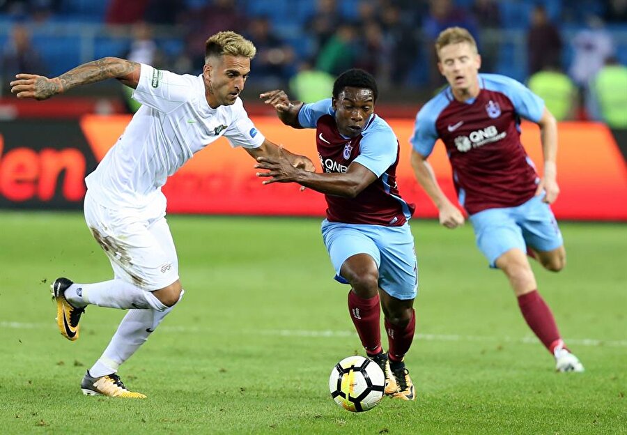 Süper Lig’de 3 karşılaşma oynanacak
Süper Lig'in 9. haftasında Osmanlıspor-Kardemir Karabükspor, Teleset Mobilya Akhisarspor-Gençlerbirliği ve Evkur Yeni Malatyaspor-Trabzonspor maçları oynanacak.Yeni Malatyaspor ile Trabzonspor mücadelesi 19.30'da Bein Sports 1’den canlı olarak ekranlara gelecek.