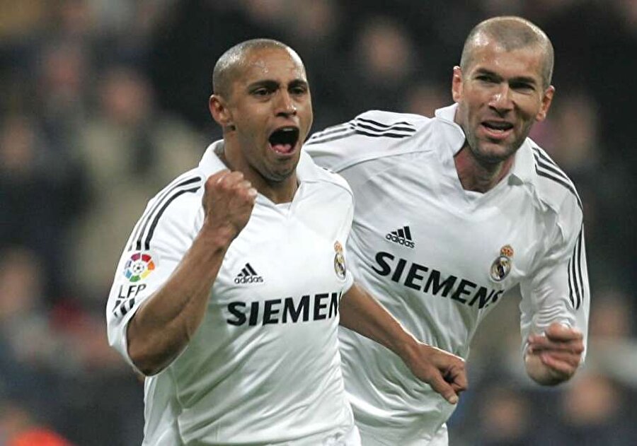 
                                    Carlos; Real Madrid'te dört La Liga, üç İspanya Süper Kupası, üç Şampiyonlar Ligi, bir Süper Kupa ve iki kıtalararası kupa şampiyonluğu yaşadı.
                                
