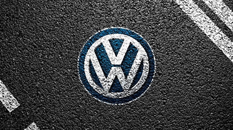 Volkswagen, 21 bin TL'lik araçla geliyor
Alman otomotiv devi Volkswagen, bütçe dostu bir araç ile sevenlerinin karşısına çıkmayı hazırlanıyor. 5 bin ila 10 bin Euro arasında değişen fiyat etiketi ile üretmeyi planladığı araçlar sayesinde, daha fazla Volkswagen hayranını araç sahibi yapmayı hedefliyor.