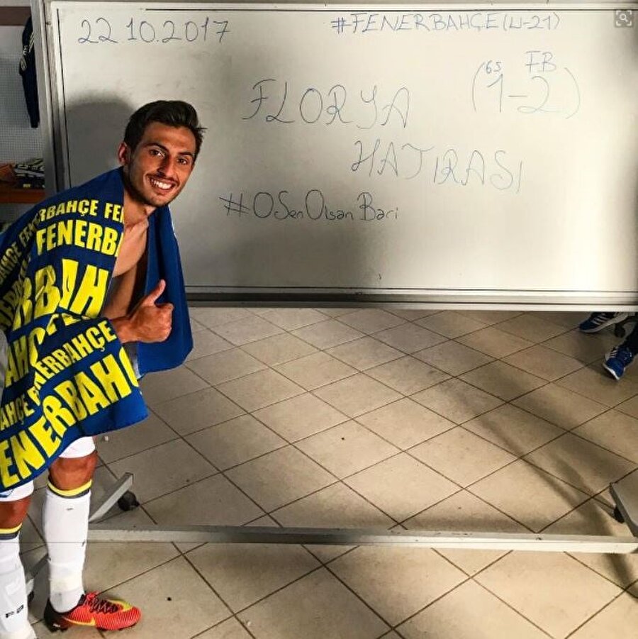 Soyunma odasında olay poz