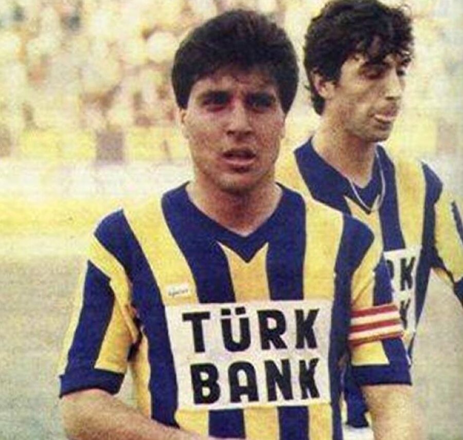 
                                    
                                    Lig şampiyonluklarının yanı sıra Yetkiner iki Türkiye Kupası ve üç Cumhurbaşkanlığı Kupası başarısı yaşadı.
                                
                                
