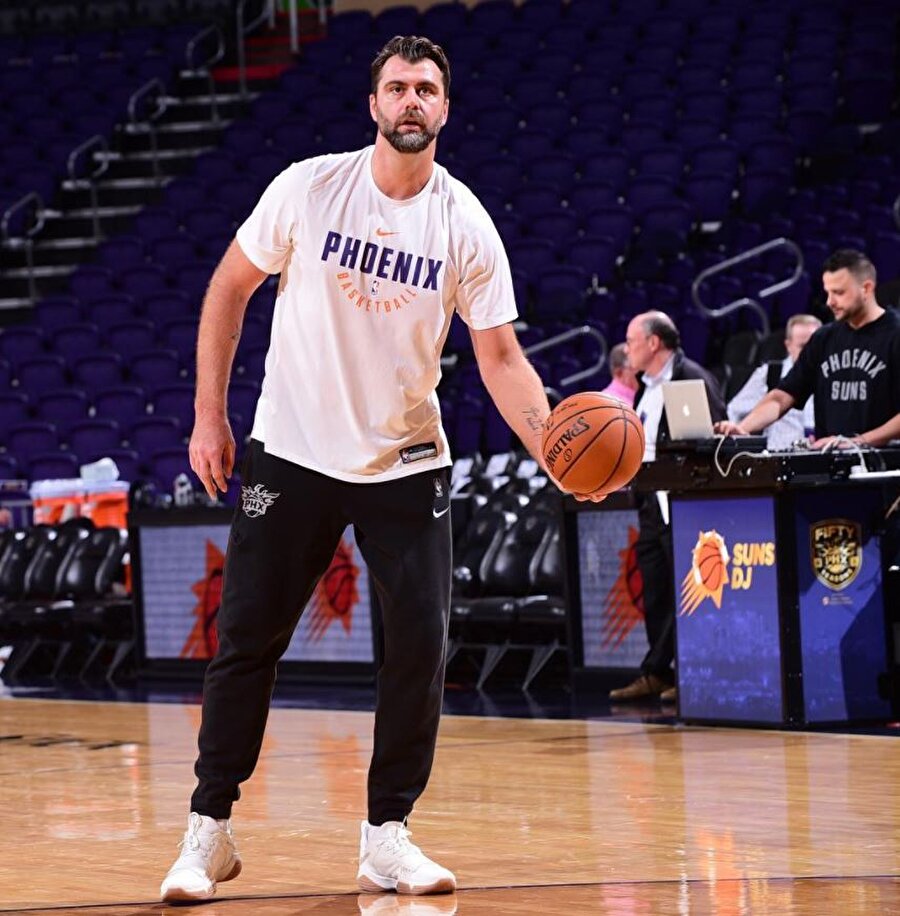 Mehmet Okur, Phoenix Suns'a veda etti