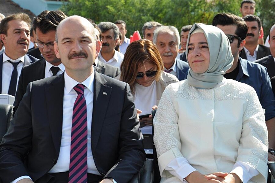 4 bakan okul servisleri ile ilgili açıklama yapacak

                                    Aile ve Sosyal Politikalar Bakanı Fatma Betül Sayan Kaya, İçişleri Bakanı Süleyman Soylu, Milli Eğitim Bakanı İsmet Yılmaz ile Ulaştırma, Denizcilik ve Haberleşme Bakanı Ahmet Arslan, Okul Servis Yönetmeliğine ilişkin basın açıklaması yapacak.
                                