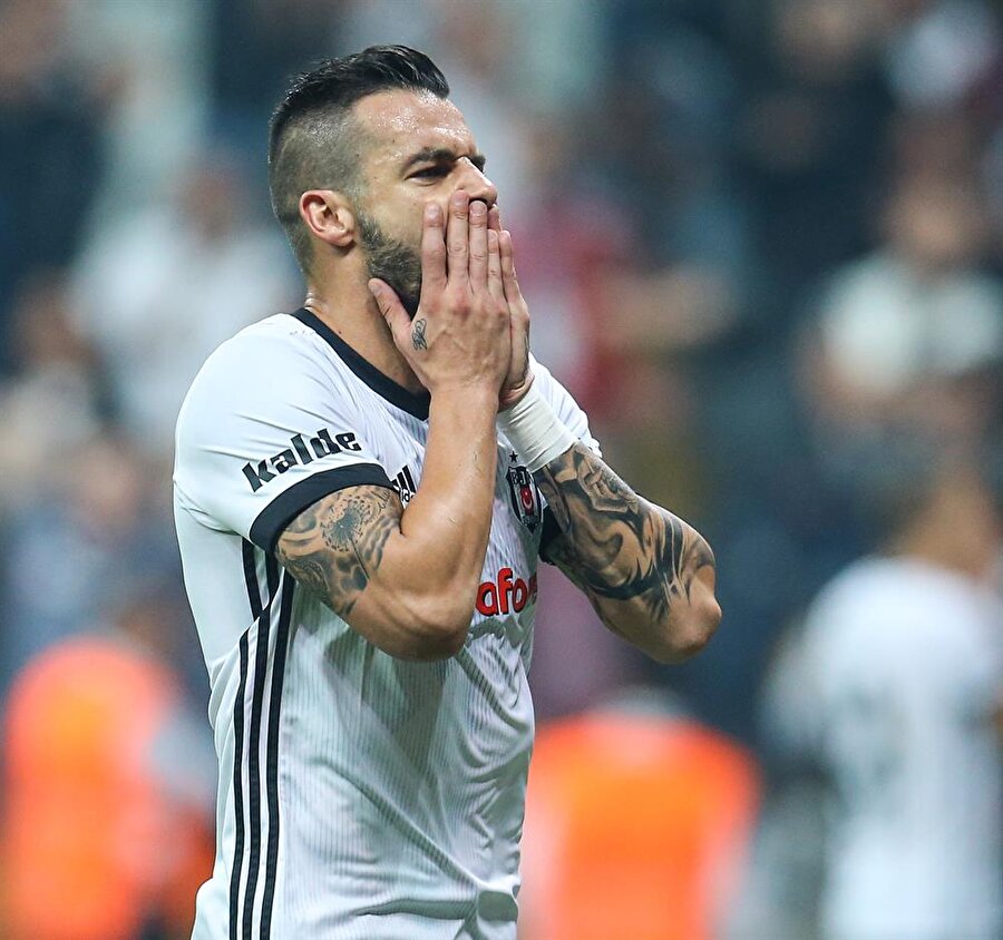 Nihat Kahveci'den Negredo'ya ağır sözler: 3,5 gol at bari!