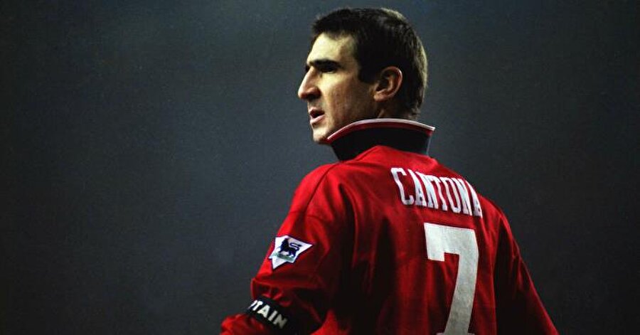 ERIC CANTONA - SEN MİSİN 'DENEYECEĞİZ' DİYEN 
İbrahimovic’in transfer iptal olma sebebine benzer bir senaryoda Fransızların hırçın yıldız Eric Cantona’nın İngiltere’ye gerçekleştireceği transferde yaşandı. Ünlü Fransız futbolcu Cantona, 1992'te Nimes'ten Sheffield Wednesday'e transfer olmak üzereydi. Sheffield Menajeri Trevor Francis, Cantona'yı 1 hafta denemek istediğini söyledi. Cantona bu teklifi reddetti ve yıldızının parlayacağı Leeds United'a imza attı. Leeds, bu imzadna 3 ay sonra lig şampiyonluğunu kazandı.