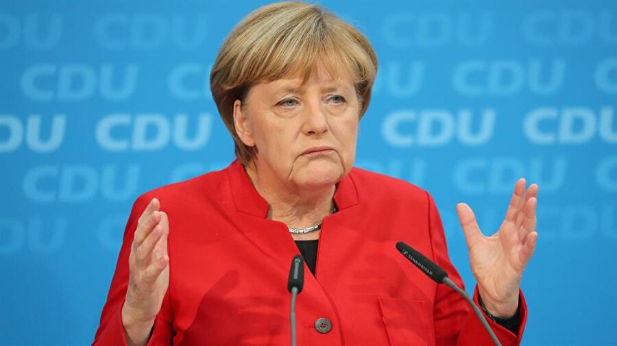 Angele Merkel

                                    Almanya Başbakanı olan Merkel, Leipzing Üniversitesi’nde fizik okudu.
                                