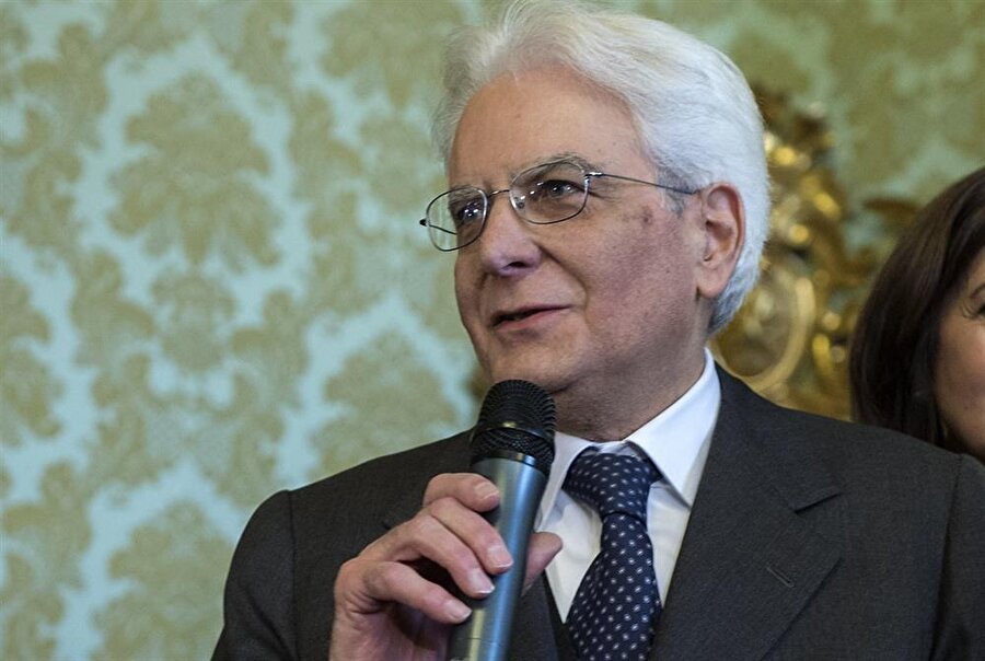 Sergio Mattarella

                                    İtalya Cumhurbaşkanı olan Mattarella, Palermo Üniversitesi Hukuk Fakültesi’nden mezunudur.
                                
