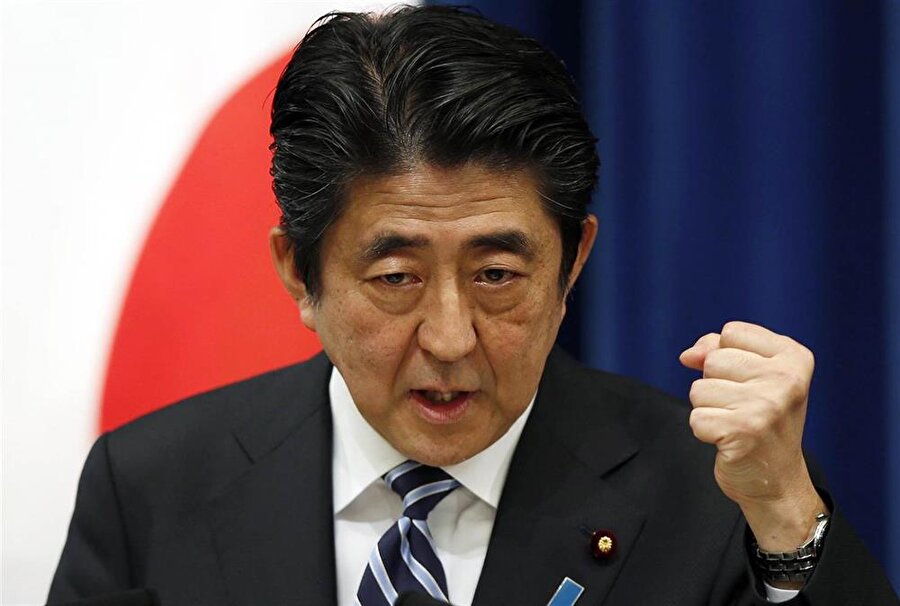 Şinzo Abe

                                    Japonya Başbakanı olan Şinzo Abe, Seikei Üniversite’nde Siyasal Bilgiler okudu. 
                                