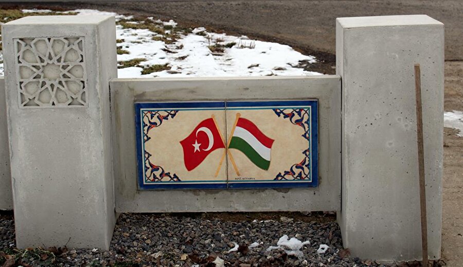 Macaristan-Türkiye

                                    
                                    Macaristan ve Türkiye hükümetlerinin 2012 yılında imzaladığı anlaşmalar çerçevesinde tahsis edilen işbirliği ile ilk somut veriler TİKA tarafından elde edilmiştir.
                                
                                