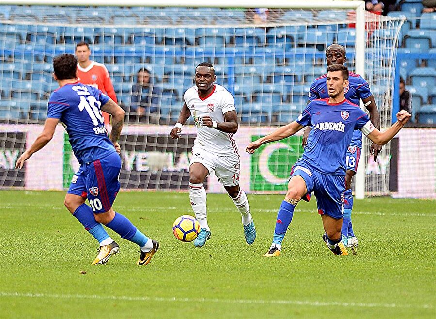 Karabükspor-Sivasspor maçı canlı anlatım
