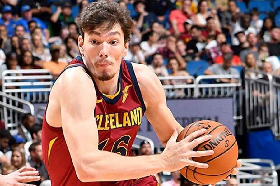 Cedi Osman, NBA'deki ilk sayılarını attı

