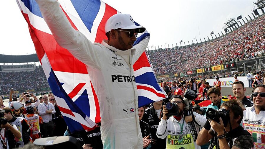 F1'de şampiyon bir kez daha Hamilton 