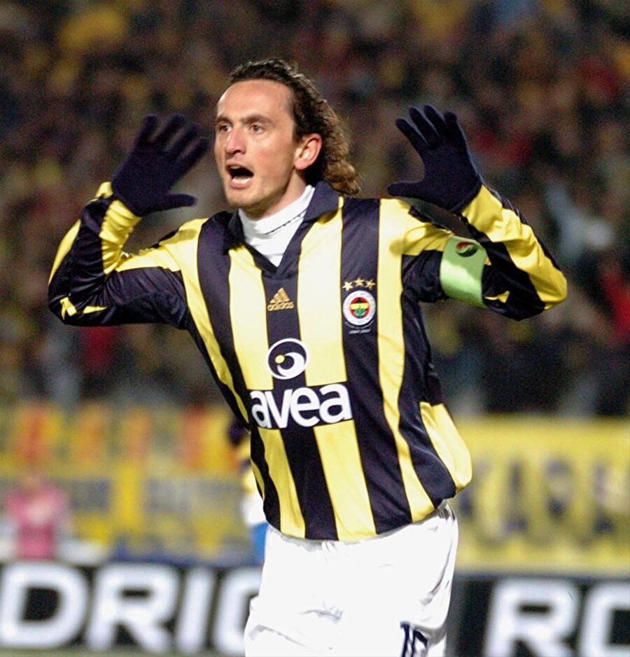 
                                    Tuncay'dan sonra Fenerbahçe'nin yaşadığı her başarısızlıkta sarı-lacivertli taraftarlar futbolculara "Tuncay Şanlı ruhu"nu örnek gösterdi.
                                