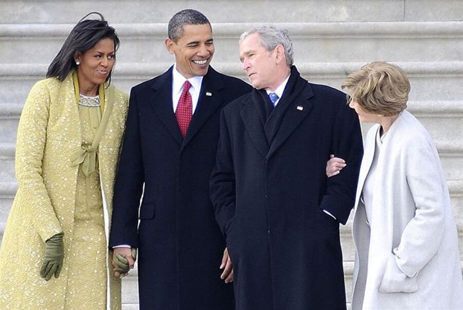 20 Ocak 2009
Barack Obama 20 Ocak 2009 günü ABD'nin ilk siyahi başkanı olarak yemin edip George Walker Bush'tan görevi devraldı ve resmen ABD devlet başkanı oldu.