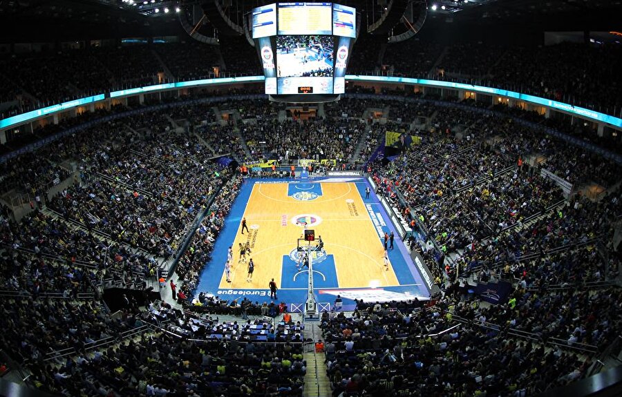 Euroleague'de son şampiyon Fenerbahçe Doğuş, Valencia'yı ağırlayacak	
Basketbol THY Avrupa Ligi'nin 5. haftasında Fenerbahçe Doğuş, saat 20.45'te başlayacak maçta, İspanya ekibi Valencia'yı Ülker Spor ve Etkinlik Salonu'nda ağırlayacak.