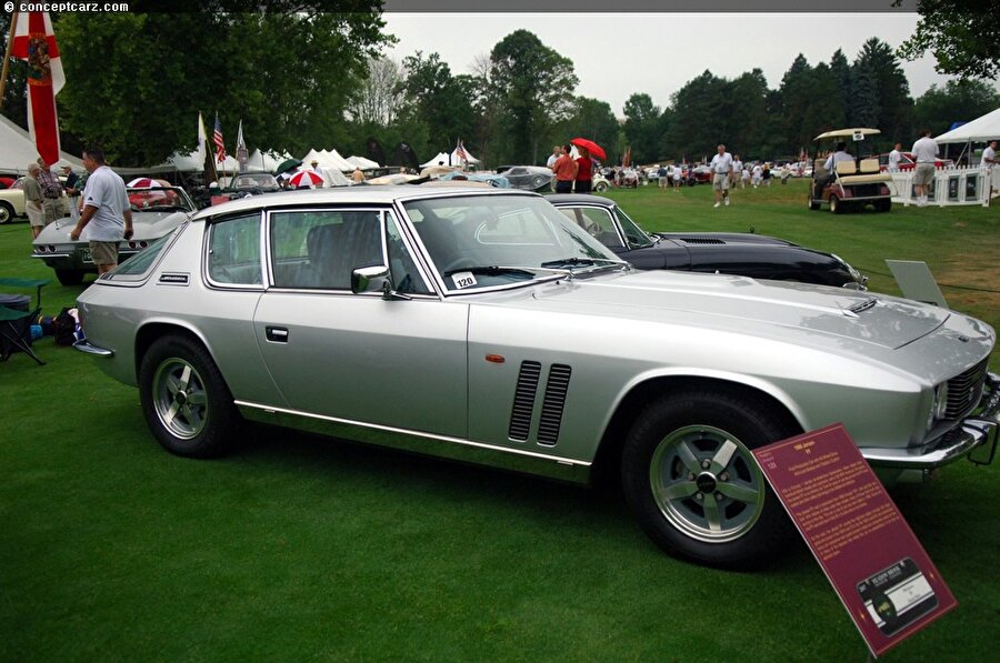 İlk dört çeker otomobil: İngiliz üretici Jensen tarafından tasarlanan 1966 tarihli FF. 

                                    
                                    
                                
                                