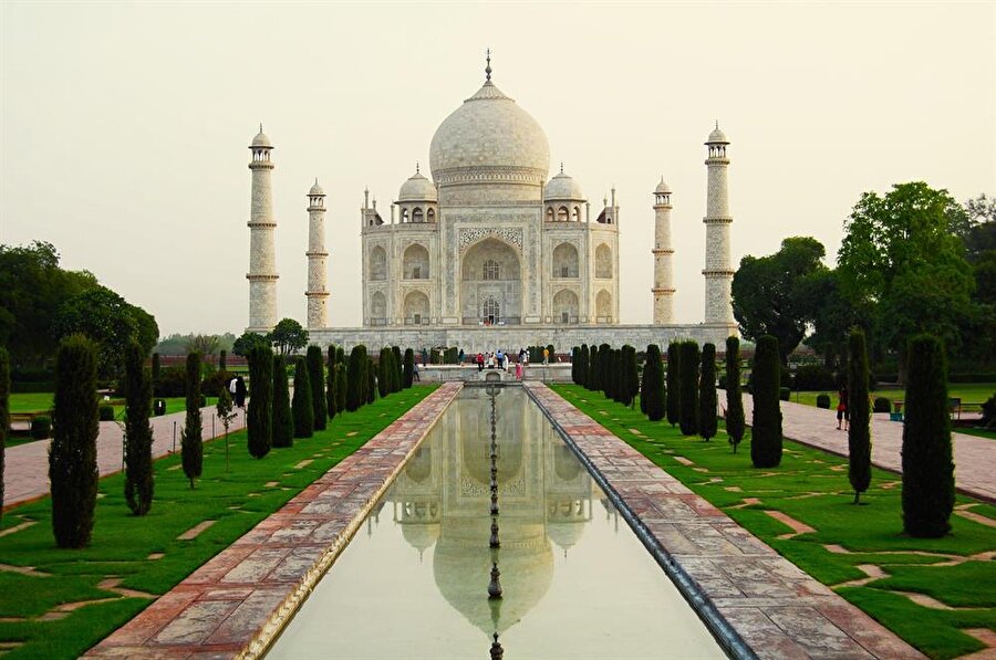 Tac Mahal - Hindistan

                                    
                                    
                                    Dünyanın en meşhur binalarından biri olmasına rağmen, uzmanlar erozyon nedeniyle binanın yıkılma ihtimalini yüksek olduğunu belirttiler.
                                
                                
                                