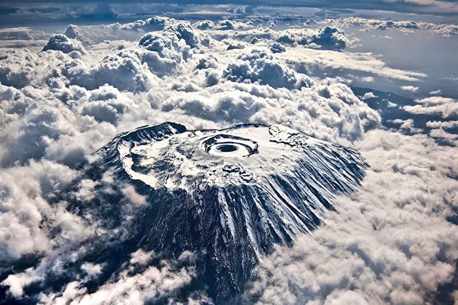 Mt. Kilimanjaro's Peak - Tanzanya

                                    
                                    
                                    Dağın zirvesinde yer alan karlar, geçtiğimiz yüzyılda % 85 azalma gösterdi. 
                                
                                
                                
