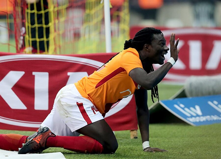 ​Gomis'ten Eren Derdiyok'a övgü