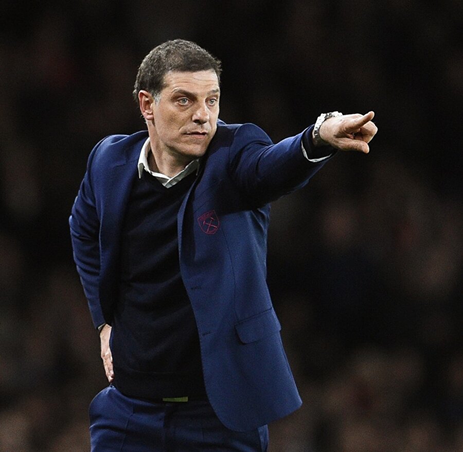 West Ham United'da Bilic dönemi sona erdi

                                    İngiltere Premier Lig ekibi West Ham United'da Hırvat teknik direktör Slaven Bilicile yollar ayrıldı.
Kulüpten yapılan açıklamada, yaklaşık 2,5 yıldır takımın başında bulunan Bilic'in görevine son verildiği bildirildi.
                                