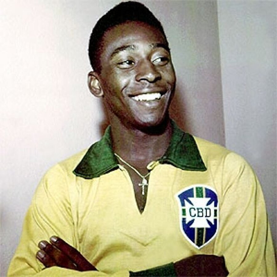 1957 ila 1971 yılları arasında Brezilya Milli Takımı forması giyen Pele bu süreçte 92 maça çıktı ve 77 gol attı.