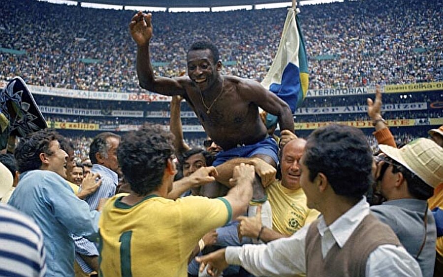 Kariyeri boyunca 6 maçta 5'er gol atan Pele halen dünyanın gelmiş geçmiş en iyi futbolcusu olarak gösteriliyor.