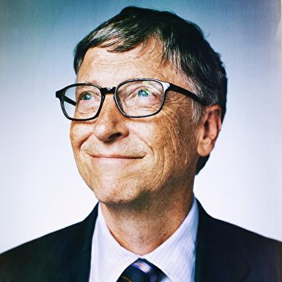 Bill Gates 

                                    
                                    84.5 milyar dolar – 62 yaşında – Microsoft kurucusu
                                
                                