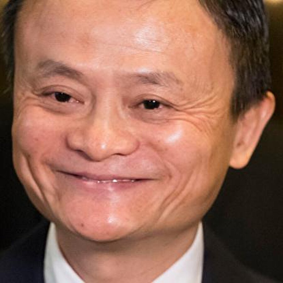 Jack Ma 

                                    
                                    37.4 milyar dolar – 53 yaşında – Alibaba alışveriş sitesi kurucusu
                                
                                
