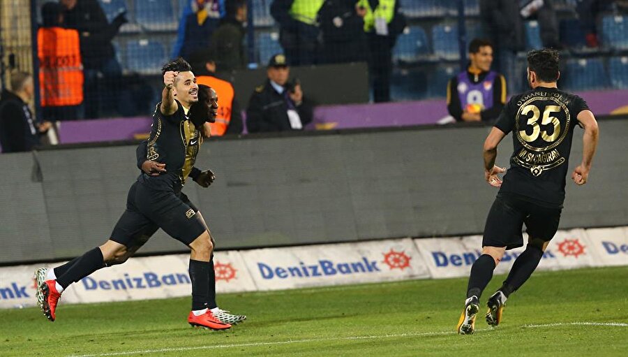 2 sezondur Süper Lig'i sallayan futbolcudan Lucescu'ya sitem: "Bizi izlemiyor"