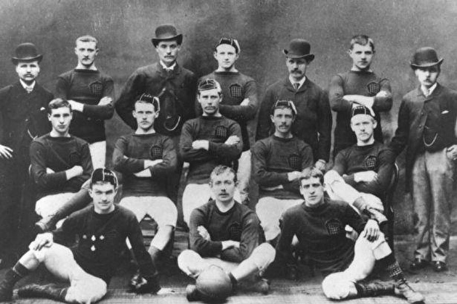 Arbroath-Bon Accord: 36-0

                                    Tarihe geçen bir diğer maç ise 12 Eylül 1885'te oynandı. İskoçya Kupası 1. Tur maçında Arbroath ile Bon Accord karşı karşıya geldi. Ancak söz konusu bu eşleşmede bir gariplik vardı. Çünkü final maçına çıkanlardan biri futbol diğeri kriket takımıydı. Aslında Arbroath, İskoçya Kupası'nda Orion ile karşılaşacaktı. Federasyon eşleşmeleri karıştırınca Arbroath, kriket takımı Bon Accord ile karşı karşıya geldi. Hal böyle olunca da maç 36-0 sona erdi.
                                