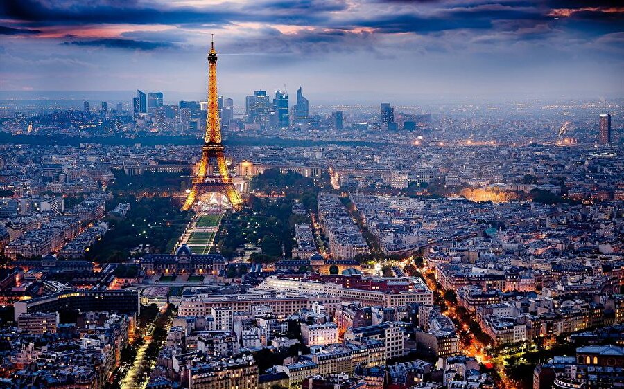 
                                    
                                    
                                    Şehir: Paris Ülke: Fransa Aylık Ortalama Maaş: 2583 dolar Nüfus: 2,244 milyon
                                