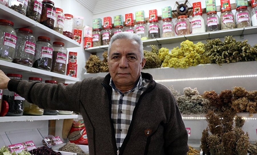 Mersin'de yaşayan 42 yıllık baharatçı Mahmut Karadayı