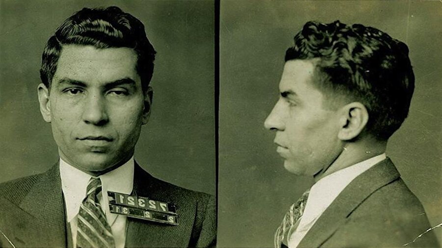 CIA’nin uyuşturucu merkezli operasyonlarında Türkiye üzerinden trafik sağlanan bir İtalyan kartel bile bulunuyor. CIA İtalyan Komünist Partisi’nin yükselişini engellemek için Lucky Luciano’yu sınırdışı ederek İtalya’ya gönderdi. Ardından Luciano’nun Türkiye’den aldığı eroini ABD topraklarına sokmasını destekledi ve bu uyuşturucu trafiğini İtalyan Komünist partisiyle ilişkilendirdi.