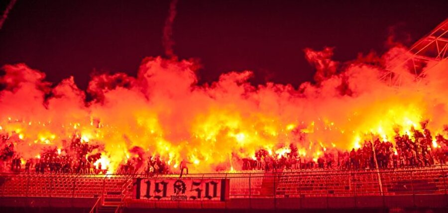 2- Torcida, Hajduk Split (HIRVATİSTAN)

                                    
                                