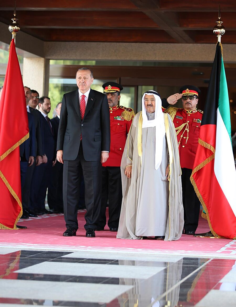 Kuveyt'te imzalar atıldı

                                    
                                    
                                    Cumhurbaşkanı Recep Tayyip Erdoğan ve Kuveyt Emiri Şeyh Sabah el-Ahmed el-Cabir es-Sabah'ın huzurunda iki ülke arasındaki anlaşmaların imza töreni gerçekleştirildi. İki ülke arasında "Spor Alanında İşbirliği Anlaşması", "Doğrudan Yatırımın Teşvik Edilmesine Yönelik Mutabakat Zaptı" ve "Bilim ve Teknoloji Alanında İşbirliği Protokolü" imzalandı.
                                
                                
                                