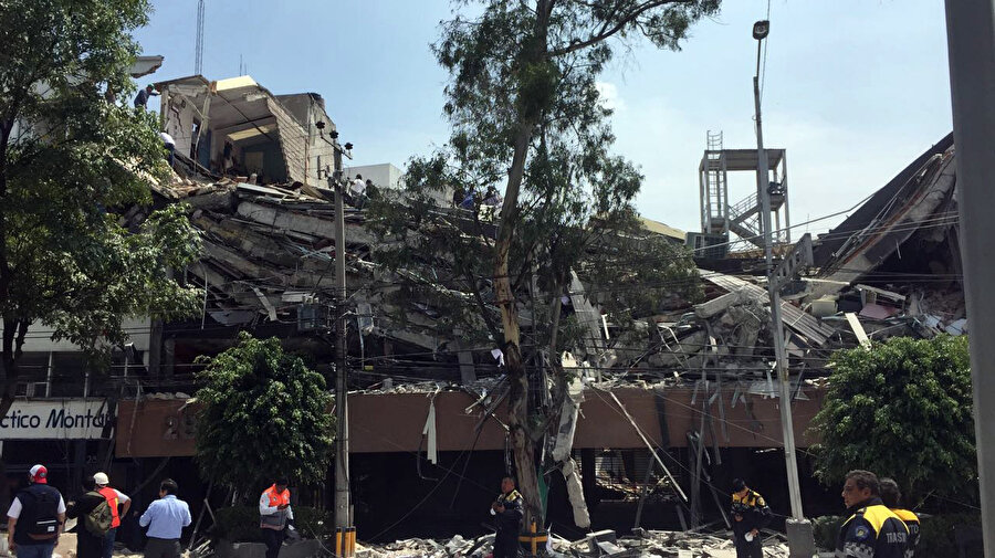 7 Eylül 2017 - Meksika - 8,1

                                    
                                    
                                    
                                    
                                    
                                    
                                    
                                    
                                    7 Eylül 2017’de merkez üssü karadan uzak olan Meksika'daki 8,1 büyüklüğündeki deprem sonucundan 65 kişi hayatını kaybetti.
                                
                                
                                
                                
                                
                                
                                
                                
                                