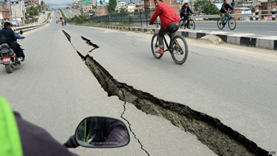 25 Nisan 2015 - Nepal - 7,8

                                    
                                    
                                    
                                    
                                    
                                    
                                    
                                    
                                    25 Nisan 2015’de Nepal'de yaşanan 7,8 büyüklüğündeki depremde, 8 bin kişinin hayatını kaybetti. Yüz binlerce kişi de evsiz kaldı.
                                
                                
                                
                                
                                
                                
                                
                                
                                