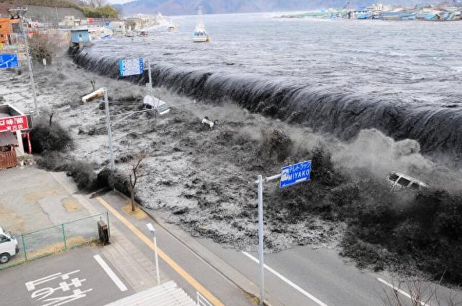 11 Mart 2011 - Japonya - 8,9

                                    
                                    
                                    
                                    
                                    
                                    
                                    
                                    
                                    11 Mart 2011’de Japonya'da meydana gelen 8,9 büyüklüğündeki depremde 20 binden fazla kişi hayatını kaybetti. Deprem sonrasında bölgede yüksekliği 37.9 metreye varan tsunami dalgaları meydana geldi. Ayrıca deprem, nükleer felakete yol açtı.
                                
                                
                                
                                
                                
                                
                                
                                
                                