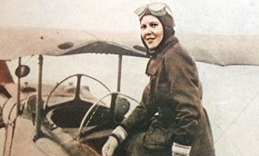 Sabiha Gökçen

                                    
                                    
                                    
                                    
                                    Milli gururumuz Sabiha Gökçen, dünyanın ilk kadın savaş pilotu ve Türkiye'nin ilk kadın pilotudur.
                                
                                
                                
                                
                                