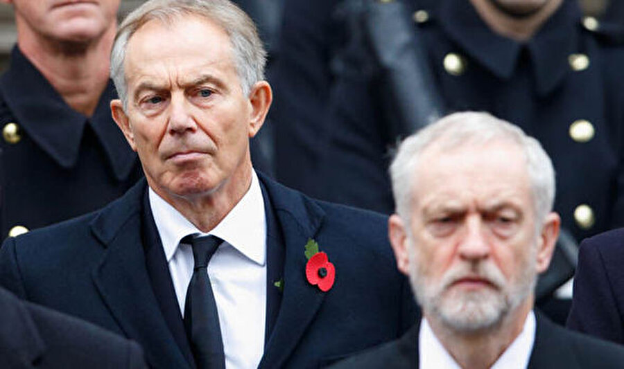 Corbyn siyasi yaşamında, ABD ve İngiltere'nin öncülüğündeki Batı Kaolisyon güçlerinin 2002'de Afkanistan'ı ve 2003'te Irak'ı işgal etmesine açıkça karşı çıktı. Dönemin Başbakanı Tony Blair hakkında, savaş suçu işlemekten soruşturma açılmasını dahi istedi.

                                    
                                    
                                    
                                    
                                    
                                    
                                    
                                
                                
                                
                                
                                
                                
                                