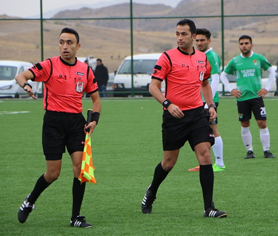 Hakeme kafa atan futbolcuya ibretlik ceza