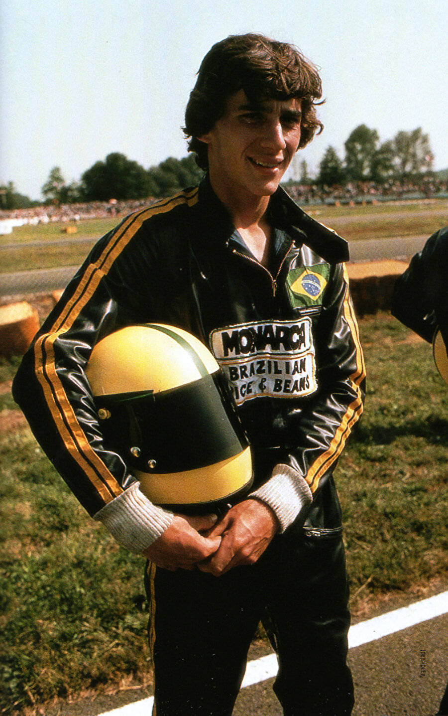 Fittipaldi’yi kendisine rakip olarak belirledikten sonra yarışlara katılmaya başladı.
