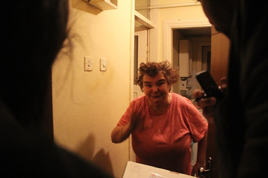 Evinde uyuyan komşusunun ölmediğini öğrenince üzüldü