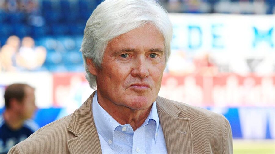 Fenerbahçe'nin eski hocası yaşamını yitirdi
Fenerbahçe'nin eski teknik direktörlerinden Friedel Rausch 77 yaşında hayata gözlerini yumdu. İsmi Schalke 04 ile özdeşleşen Friedel Rausch 1980-1982 yılları arasında Fenerbahçe’yi çalıştırmıştı.
