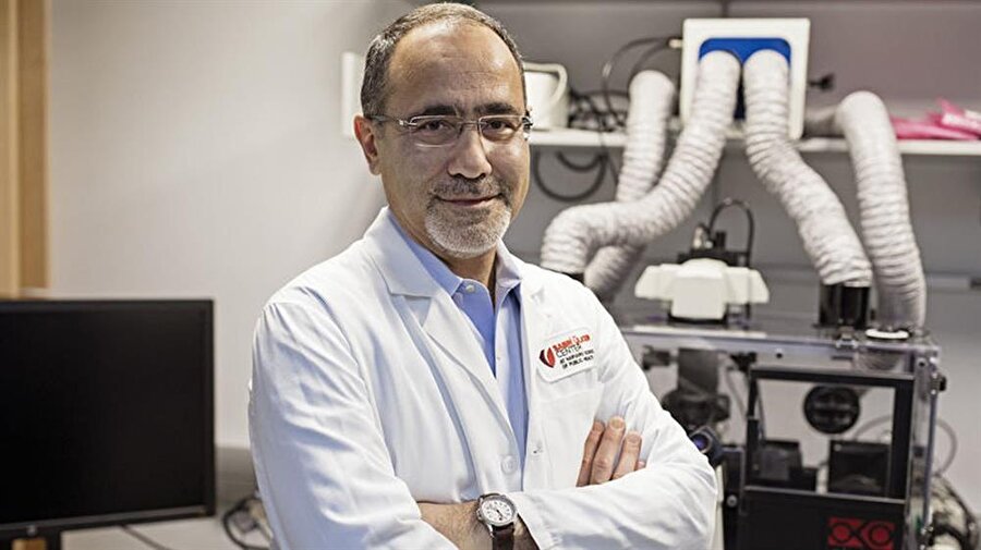 Harvard'lı Türk profesör çığır açıyor
Harvard Üniversitesinde çalışan Prof. Dr. Hotamışlıgil liderliğindeki Sabri Ülker Merkezi araştırma ekibi, kolesterolün zararlı etkilerine karşı hücreleri koruyan bir mekanizma geliştirdi.