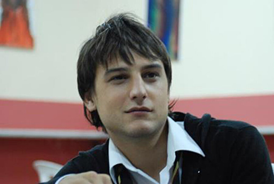 1986 doğumlu

                                    14 Eylül 1986 yılında İstanbul'da dünyaya gelen Fırat Çöloğlu, Beykent Üniversitesi mezunudur.
                                